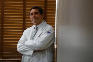 Medicina brasileira vive crise de formação, aponta Dr. Raymundo Paraná