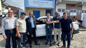 Deputado Raimundo Costa reforça apoio à pesca com entrega de veículo e motores em Cairu