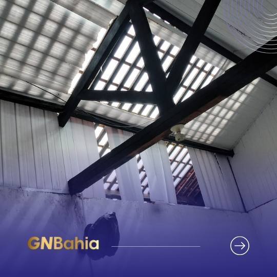 Escola Dom Pedro II em Gabiarra está em estado de abandono, denunciam pais e funcionários