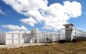 Estado reage com megaoperação após ataque ao diretor do presídio de Eunápolis