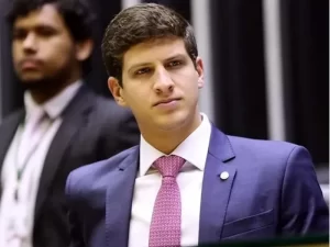 João Campos assume comando do PSB e reforça aliança com Lula para 2026