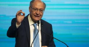 Governo quer reduzir custos do vale-alimentação, diz Alckmin