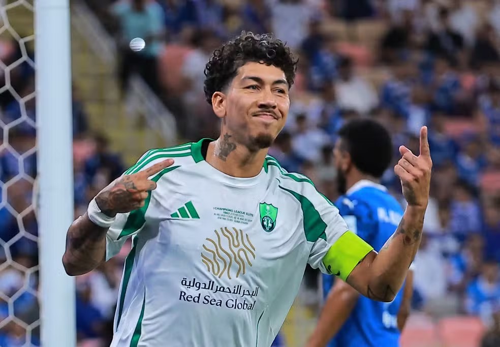 Roberto Firmino no Flamengo? Clube monitora situação, mas não há negociação em andamento