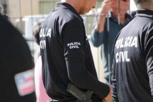 Homem é preso por manter mãe em cárcere privado na Bahia