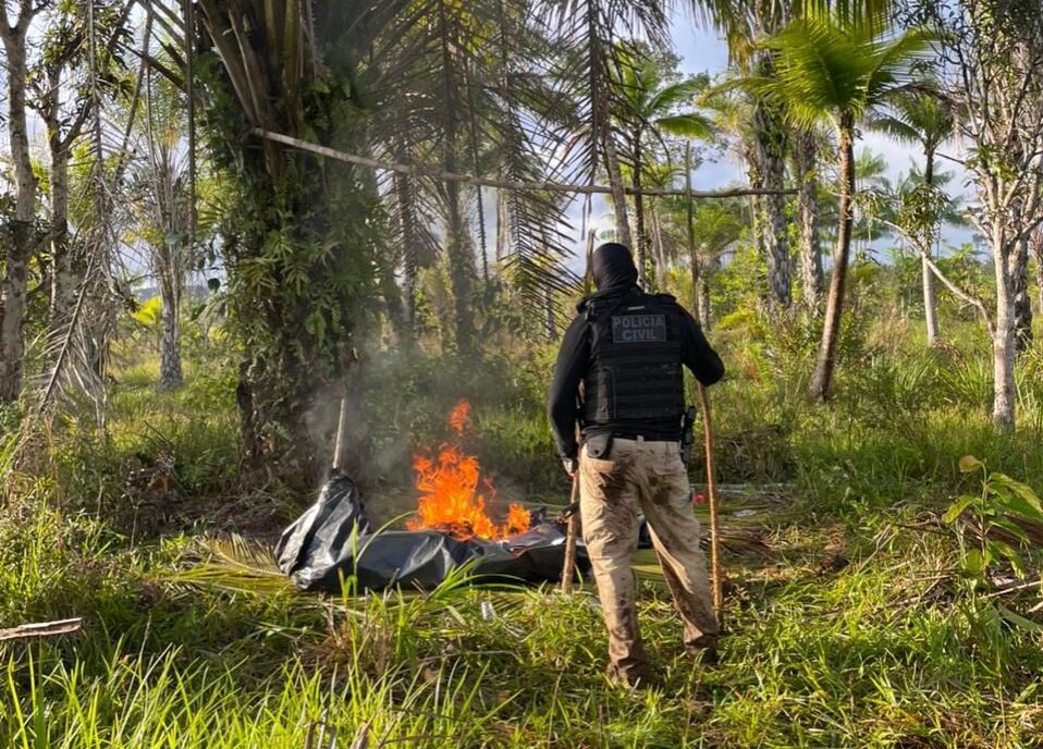 Polícia Civil desmonta acampamento de facção criminosa em Nilo Peçanha