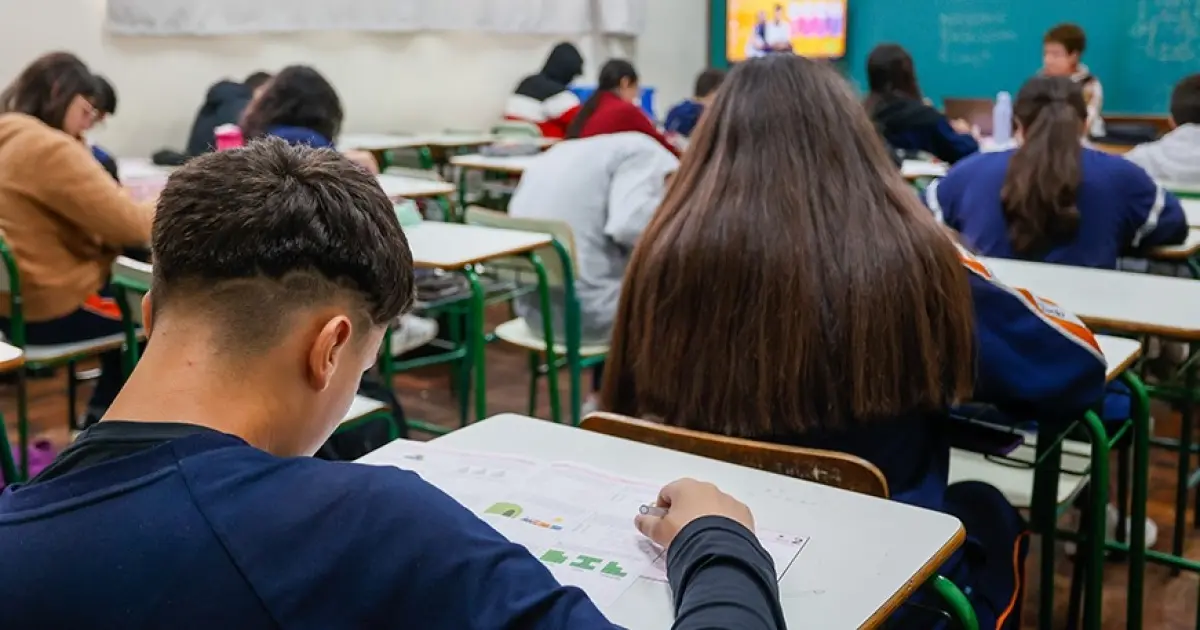 Inflação oficial sobe para 0,70% em fevereiro puxada por mensalidades escolares