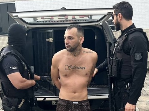 Polícia civil prende suspeito conhecido como “MT” ou “Peito Fundo” em Arraial D’ajuda