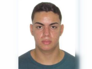 Avó e neto morrem após carro invadir calçada no centro de Guaratinga